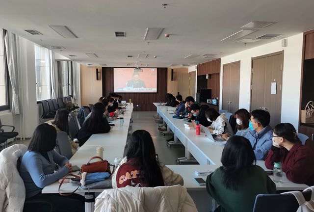 澳门十大信誉好的网站观看十九届六中全会新闻发布会-良乡学生会场_副本.jpg